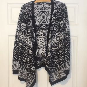 Like New Hot Topic Skulls High/Low sweater